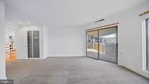 Living - 2106 Chesapeake Harbour Dr #202, Annapolis, MD 21403 photo 5 of 6