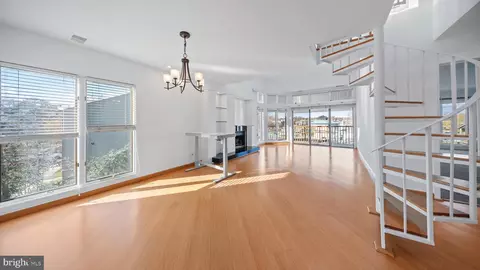 Living - 2106 Chesapeake Harbour Dr #202, Annapolis, MD 21403 photo 2 of 6