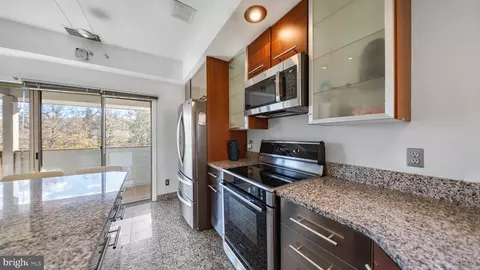 Kitchen - 2106 Chesapeake Harbour Dr #202, Annapolis, MD 21403 photo 2 of 6