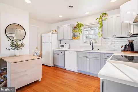 Kitchen - 3064 Centre Rd, Riva, MD 21140 photo 4 of 6