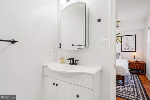 Bath - 3064 Centre Rd, Riva, MD 21140 photo 2 of 5