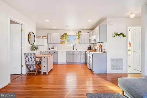 Kitchen - 3064 Centre Rd, Riva, MD 21140 photo 1 of 6