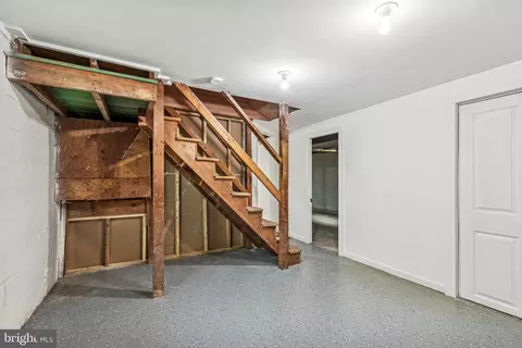 Entry Way - 8426 Smallwood Ct, Pasadena, MD 21122 photo 5 of 5