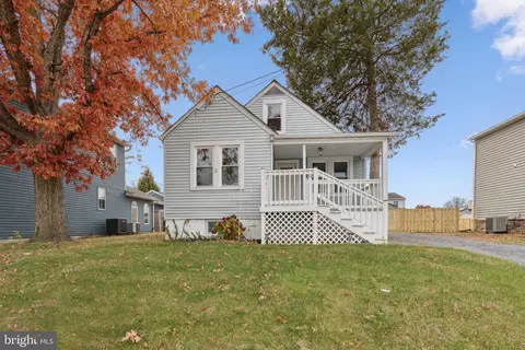 Exterior - 8426 Smallwood Ct, Pasadena, MD 21122 photo 3 of 4