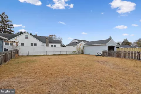 Exterior - 8426 Smallwood Ct, Pasadena, MD 21122 photo 2 of 4