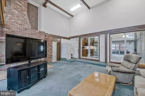Living - 1237 Queen Anne Ave, Odenton, MD 21113 photo 5 of 7