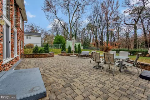Exterior - 1237 Queen Anne Ave, Odenton, MD 21113 photo 4 of 8