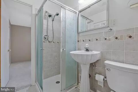 Bath - 1237 Queen Anne Ave, Odenton, MD 21113 photo 2 of 3
