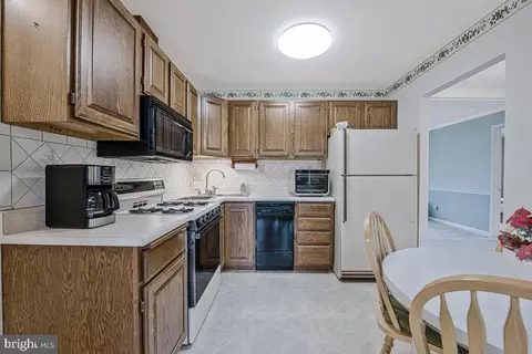 Kitchen - 1237 Queen Anne Ave, Odenton, MD 21113 photo 1 of 4