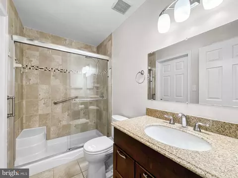 Bath - 950 Bermuda Ln, Annapolis, MD 21401 photo 1 of 5