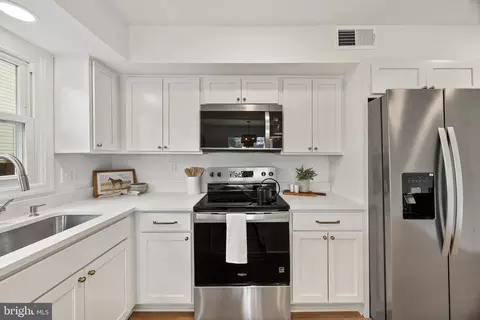 Kitchen - 1705 Millstone Dr, Edgewater, MD 21037 photo 6 of 7