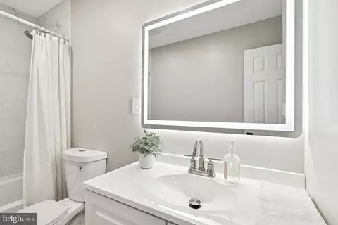 Bath - 786 Rolling View Dr, Annapolis, MD 21409 photo 4 of 6