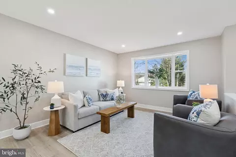 Living - 786 Rolling View Dr, Annapolis, MD 21409 photo 3 of 5