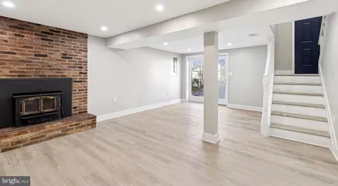 Living - 786 Rolling View Dr, Annapolis, MD 21409 photo 5 of 5