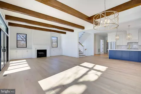 Living - 703 B Glendon Ave, Annapolis, MD 21403 photo 1 of 3