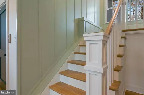 Entry Way - 703 B Glendon Ave, Annapolis, MD 21403 photo 4 of 6