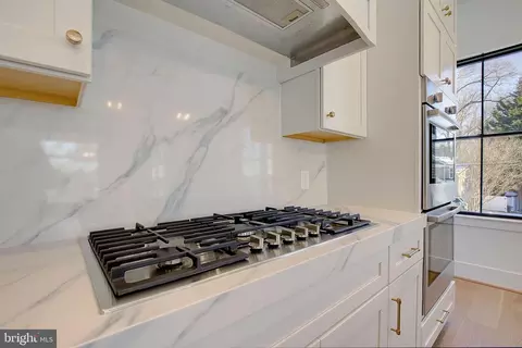Kitchen - 703 B Glendon Ave, Annapolis, MD 21403 photo 7 of 8