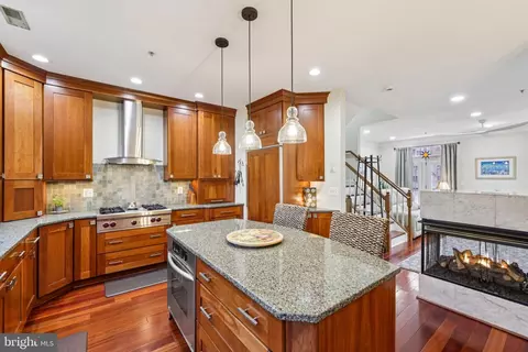 606 Snow Goose Ln, Annapolis, MD 21409