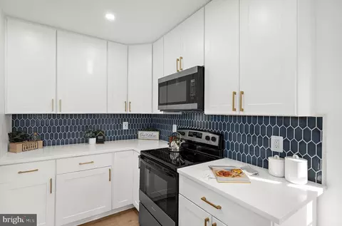 Kitchen - 235 Meadow Rd, Pasadena, MD 21122 photo 1 of 3