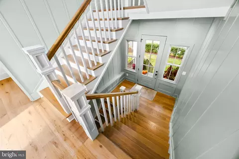 Entry Way - 90 E Lake Dr, Annapolis, MD 21403 photo 1 of 18
