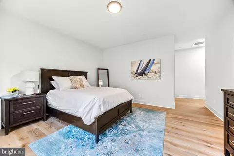 Bedroom - 90 E Lake Dr, Annapolis, MD 21403 photo 4 of 6