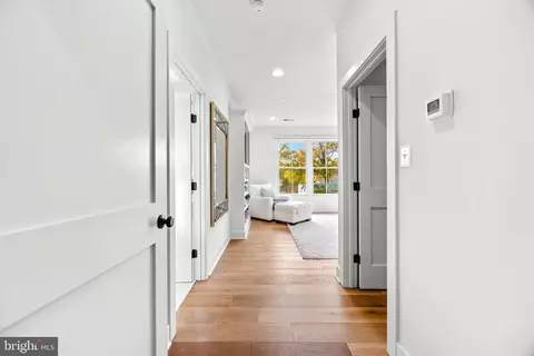 Entry Way - 90 E Lake Dr, Annapolis, MD 21403 photo 9 of 18