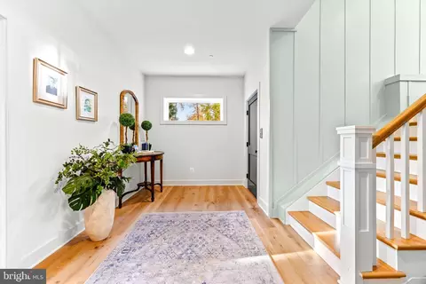 Entry Way - 90 E Lake Dr, Annapolis, MD 21403 photo 17 of 18