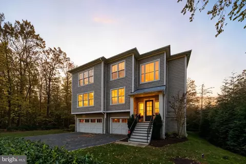 Exterior - 90 E Lake Dr, Annapolis, MD 21403 photo 7 of 7