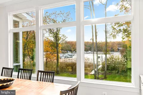 Dining - 90 E Lake Dr, Annapolis, MD 21403 photo 4 of 4