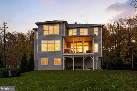 Exterior - 90 E Lake Dr, Annapolis, MD 21403 photo 1 of 7