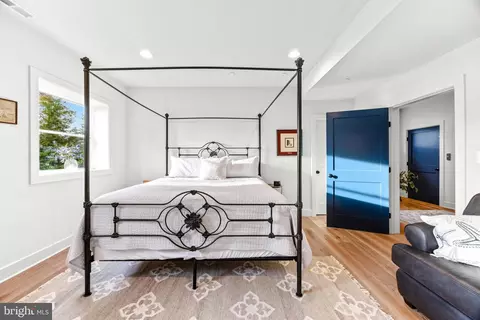 Bedroom - 90 E Lake Dr, Annapolis, MD 21403 photo 5 of 6