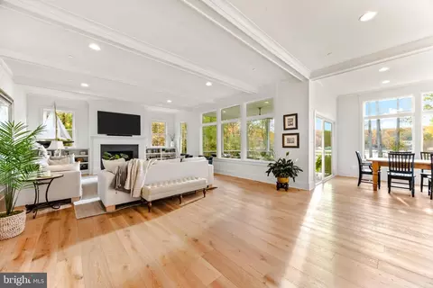 Living - 90 E Lake Dr, Annapolis, MD 21403 photo 1 of 3