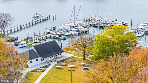View/Area - 90 E Lake Dr, Annapolis, MD 21403 photo 4 of 4