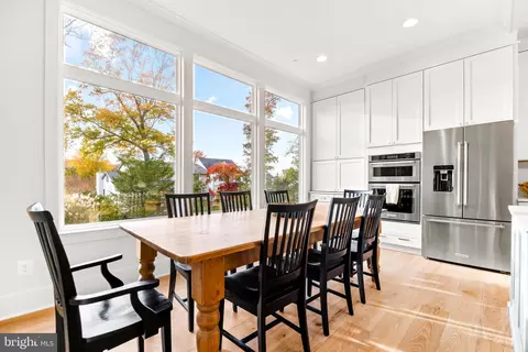 Dining - 90 E Lake Dr, Annapolis, MD 21403 photo 2 of 4