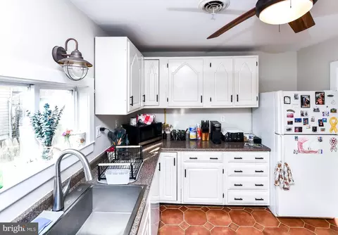 Kitchen - 823 Selby Blvd, Edgewater, MD 21037 photo 2 of 2