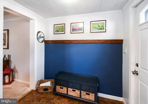 Entry Way - 823 Selby Blvd, Edgewater, MD 21037 photo 3 of 8