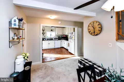 Entry Way - 823 Selby Blvd, Edgewater, MD 21037 photo 6 of 8
