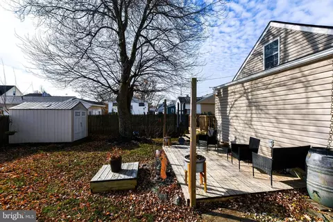 Exterior - 823 Selby Blvd, Edgewater, MD 21037 photo 6 of 7