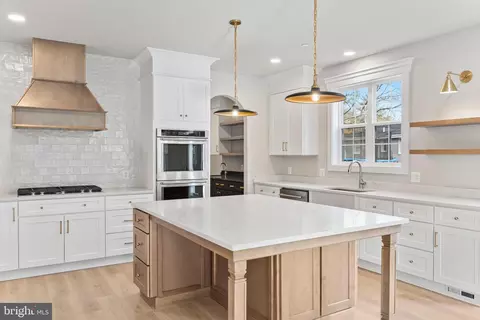 Kitchen - 17 Vinter Ln, Pasadena, MD 21122 photo 1 of 5