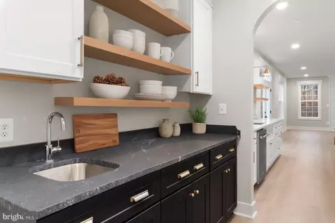 Kitchen - 17 Vinter Ln, Pasadena, MD 21122 photo 5 of 5