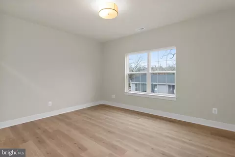 Bedroom - 17 Vinter Ln, Pasadena, MD 21122 photo 2 of 6