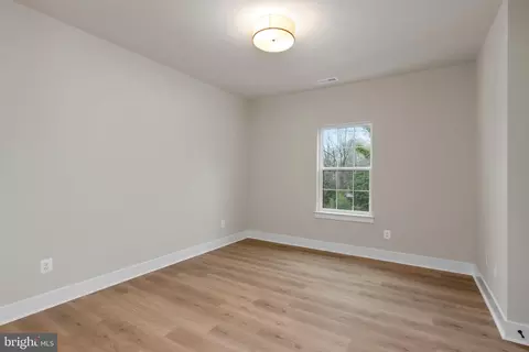 Bedroom - 17 Vinter Ln, Pasadena, MD 21122 photo 5 of 6