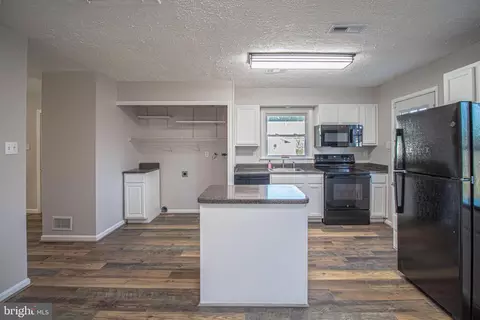Kitchen - 1311 Hallock Dr, Odenton, MD 21113 photo 1 of 2