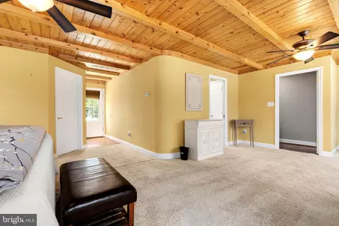 Entry Way - 133 Valley View Ave, Edgewater, MD 21037 photo 2 of 5