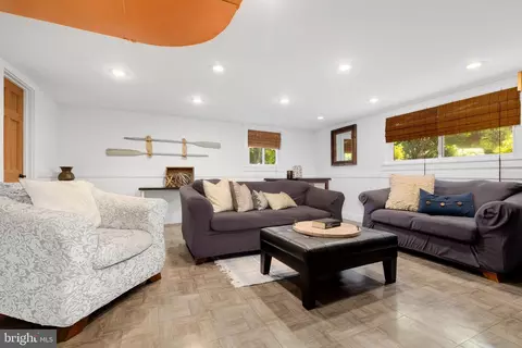 Living - 133 Valley View Ave, Edgewater, MD 21037 photo 2 of 2