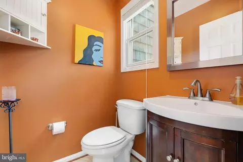 Bath - 133 Valley View Ave, Edgewater, MD 21037 photo 5 of 5