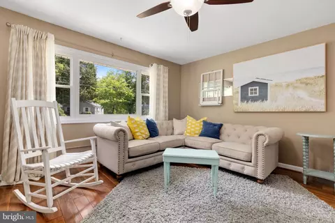 Living - 133 Valley View Ave, Edgewater, MD 21037 photo 1 of 2