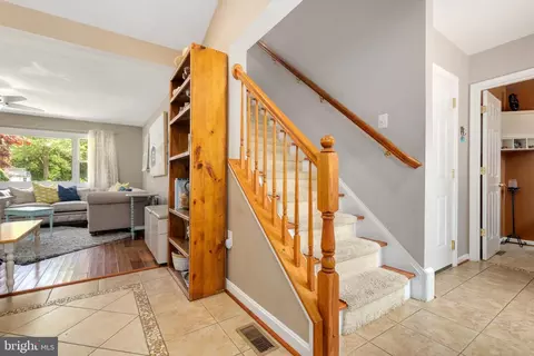 Entry Way - 133 Valley View Ave, Edgewater, MD 21037 photo 3 of 5