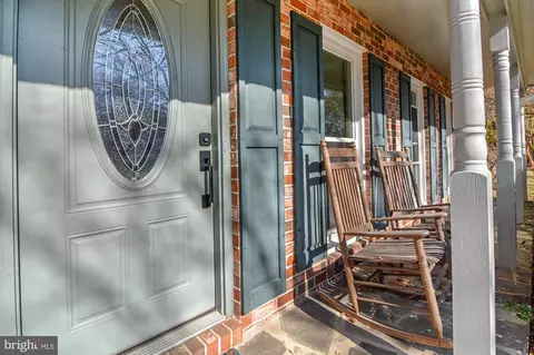 Exterior - 202 Autumn Leaf Pl, Annapolis, MD 21401 photo 2 of 8