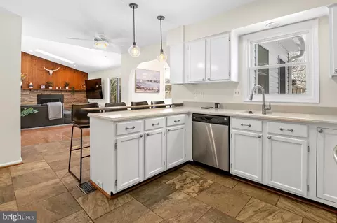 Kitchen - 202 Autumn Leaf Pl, Annapolis, MD 21401 photo 7 of 7